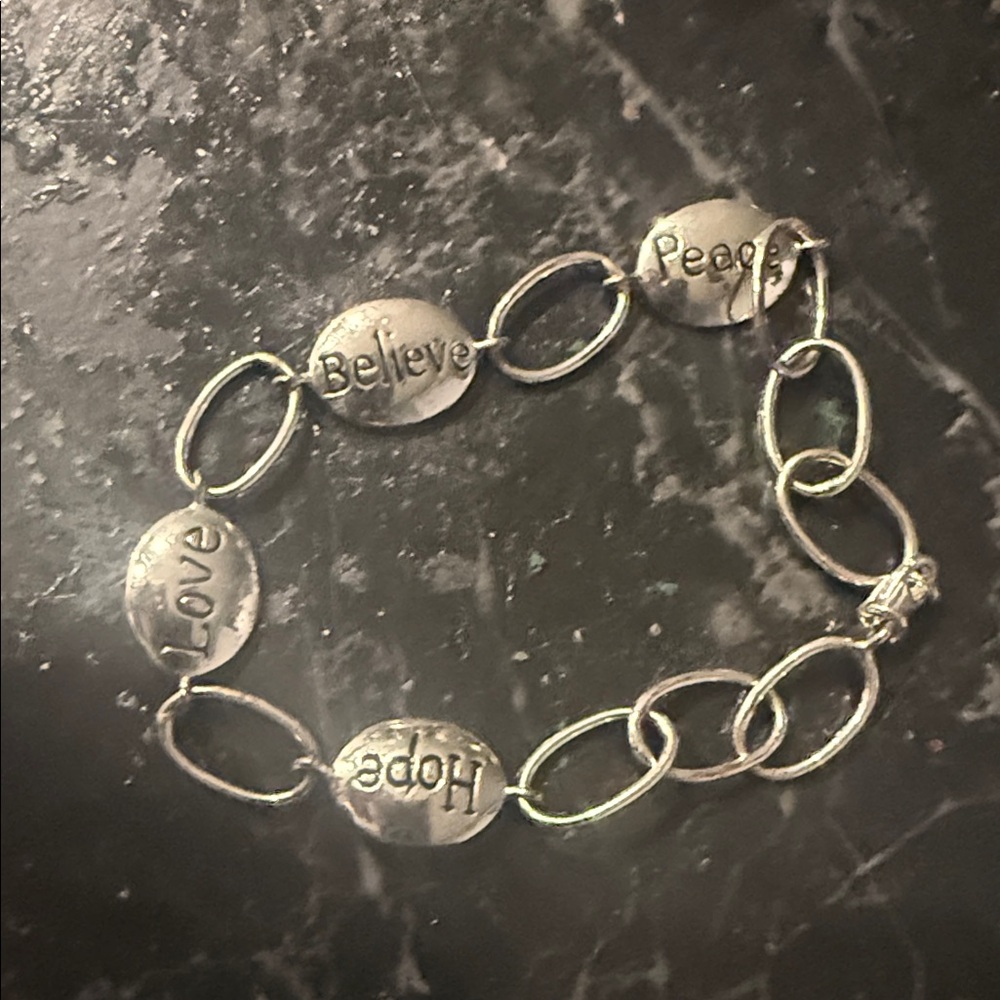 Inspirational Silver Tone 'Love Believe Hope Peace' Link Bracelet